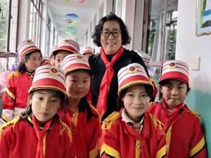 为智慧慷慨解囊，凭知识扶危济困